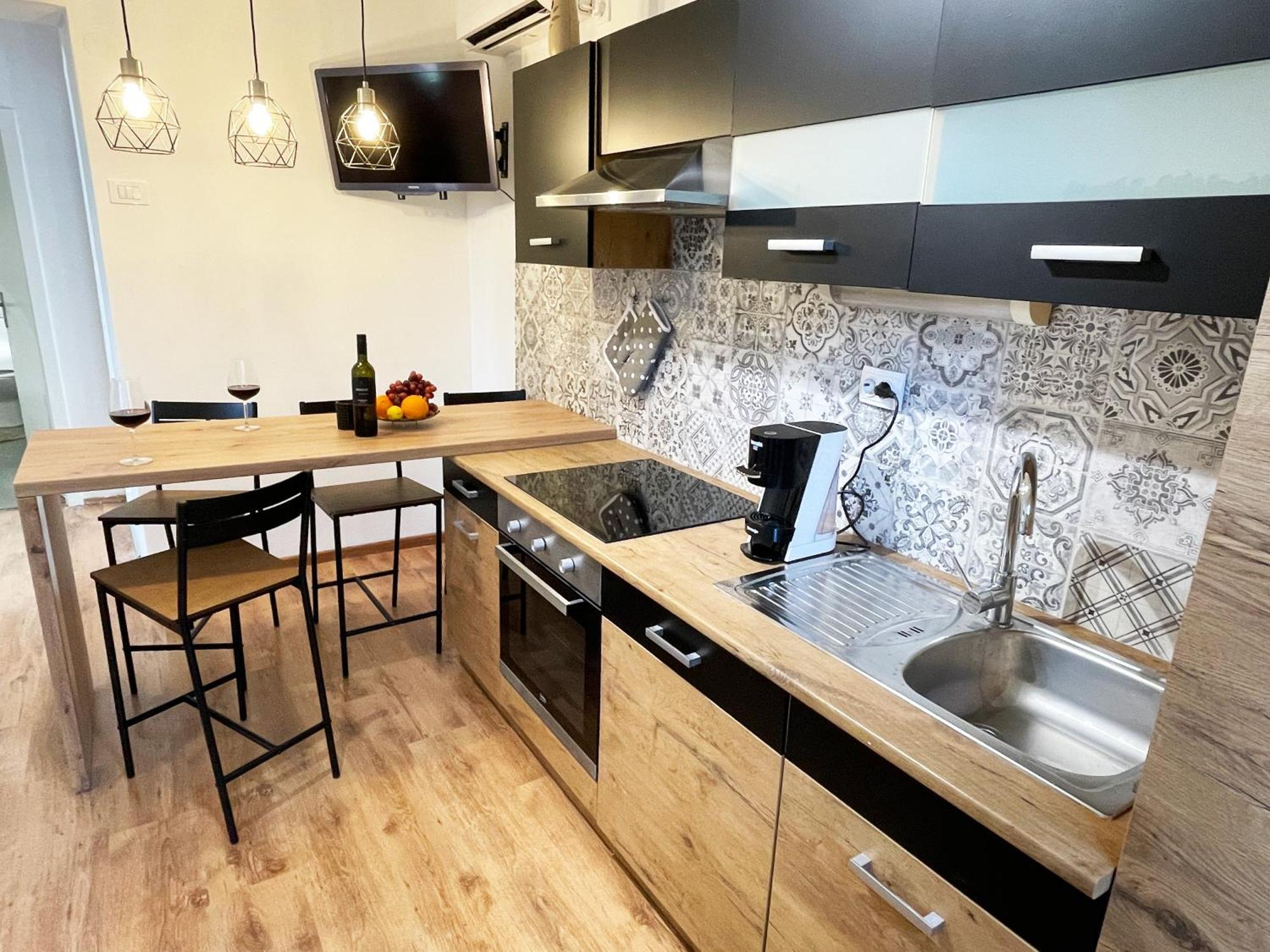 Cute Apartment In Rijeka Near Beach With Parking Exterior foto