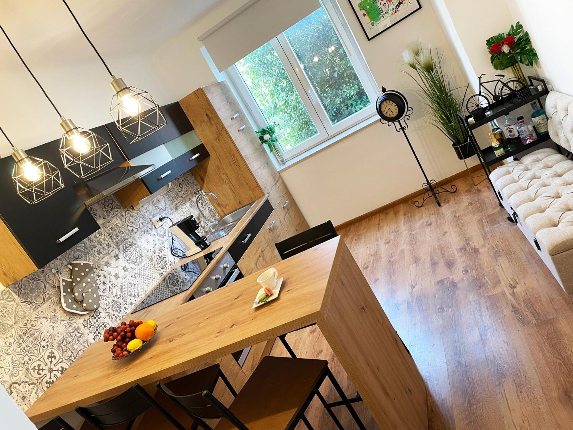 Cute Apartment In Rijeka Near Beach With Parking Exterior foto